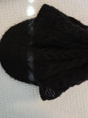 Harley-Davidson Black Knit Beanie Hat with Subtle Grey Accent